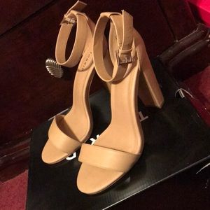 Size 11w heels